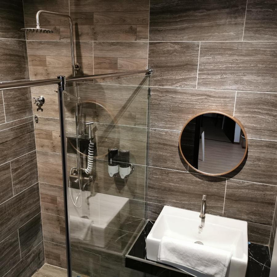 Foresight Hotel Тавау Екстериор снимка